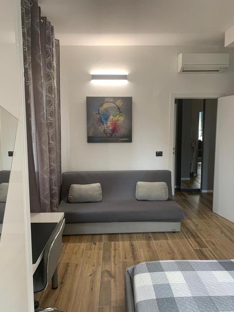 Nibu Appartamenti - Appartamento Centrale Comodo A Tutto, Anche A Villa Chiara Casalecchio Di Reno Bagian luar foto